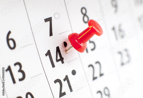 Photo: 14 février punaise sur un calendrier 14 février punaise sur un calendrier