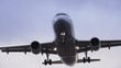 Nahaufnahme von Flugzeug im Anflug