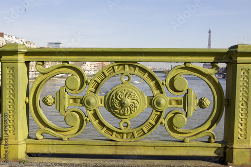 Photo: rambarde du pont Mirabeau, Paris rambarde du pont Mirabeau, Paris