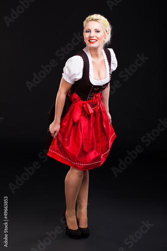 Photo: attraktive blonde Frau im Dirndl attraktive blonde Frau im Dirndl