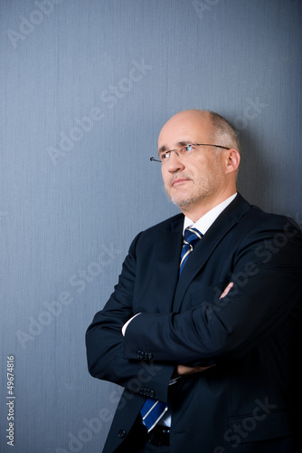 Photo: nachdenklicher geschäftsmann nachdenklicher geschäftsmann