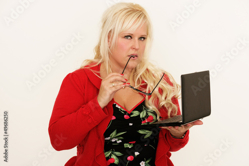 Photo: junge Frau mit Laptop junge Frau mit Laptop