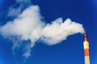 Industrieschlot mit Abgasen