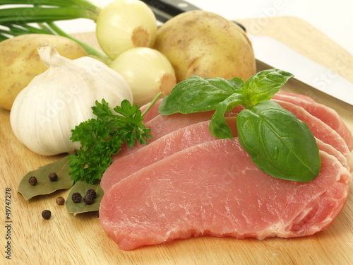 Photo: Sliced meat with vegatables Sliced meat with vegatables