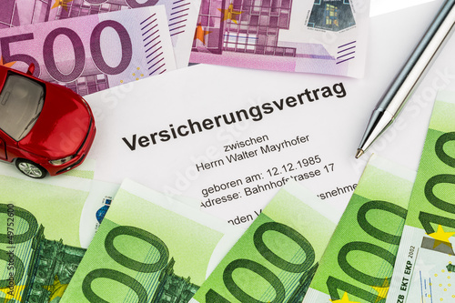Photo: Versicherungsvertrag für neues Auto Versicherungsvertrag für neues Auto