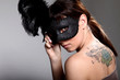 Hübsche junge Frau mit Tattoo