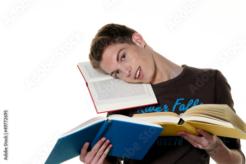 Photo: Junger Student beim lernen Junger Student beim lernen