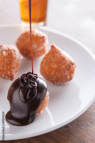 Photo: Fritter puff with chocolate sauce Fritter puff with chocolate sauce