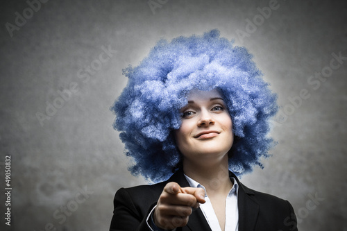 Photo: Geschäftsfrau mit herrlich blauen Haaren Geschäftsfrau mit herrlich blauen Haaren