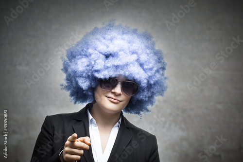 Photo: Diese Geschäftsfrau setzt auf blaue Haare Diese Geschäftsfrau setzt auf blaue Haare