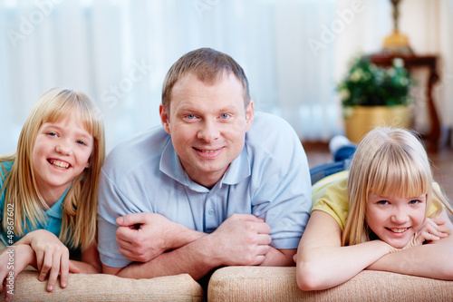 Photo: Man with daughters Man with daughters