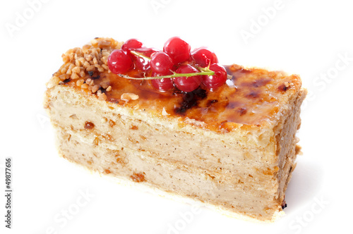 Photo: praline cake with red currants praline cake with red currants