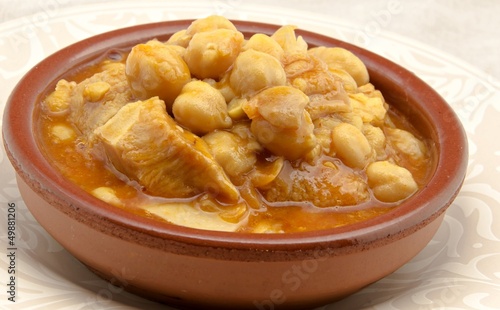 Photo: Cazuela de callos con garbanzos Cazuela de callos con garbanzos