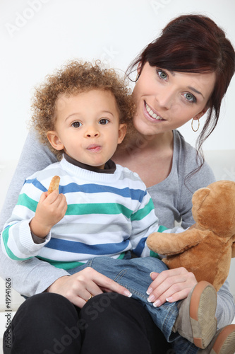 Photo: Woman, child and teddy bear Woman, child and teddy bear