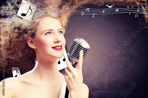 Photo: Image of female singer Image of female singer