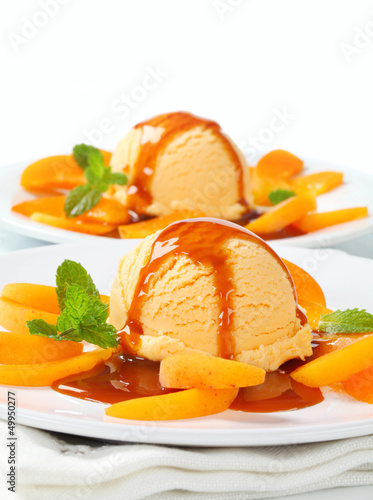 Photo: Ice cream desserts Ice cream desserts