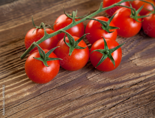 Photo: Tomatos on wood II Tomatos on wood II