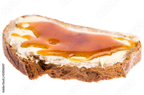 Photo: Ein Hongbrot von vorne auf weißem Hintergrund Ein Hongbrot von vorne auf weißem Hintergrund