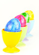 Bunte Eier in einer Reihe
