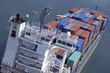 Containerschiff auf dem Nord-Ostsee-Kanal bei Kiel, Deutschland