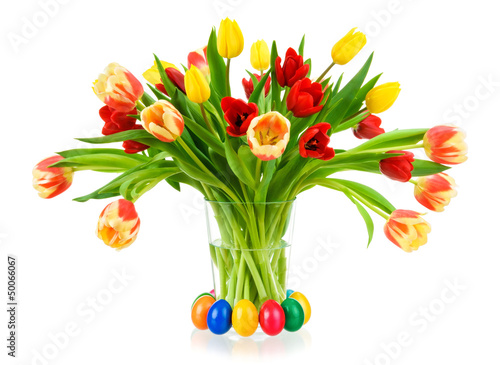 Photo: Pfiffiger Tulpenstrauß und Ostereier Pfiffiger Tulpenstrauß und Ostereier