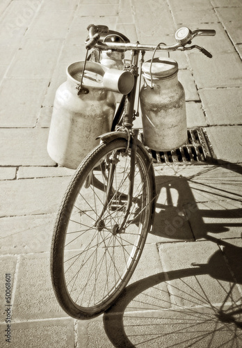 Photo: Trasporto del latte in bici - bicycle of the milkman Trasporto del latte in bici - bicycle of the milkman
