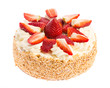 Sommerliche Erdbeertorte auf weißem Hintergrund