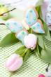 Schmetterling mit Zuckerguss und Perlendeko