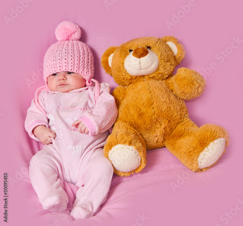 Photo: neonata con orsacchiotto neonata con orsacchiotto
