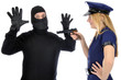 Junge Frau in Polizeikostüm verhaftet Dieb