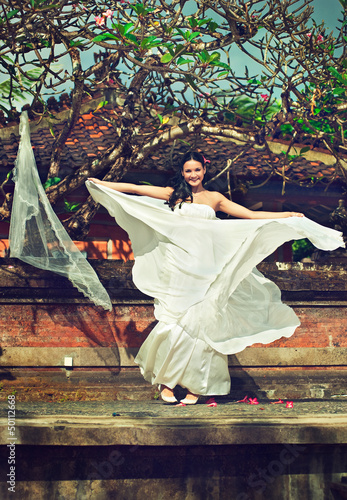 Photo: Happy dancing bride Happy dancing bride