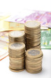 Monedas de euro apiladas, vertical