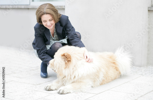Photo: attraktive Frau mit Hund attraktive Frau mit Hund