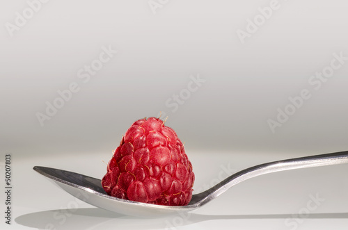 Photo: Himbeere mit Löffel Himbeere mit Löffel