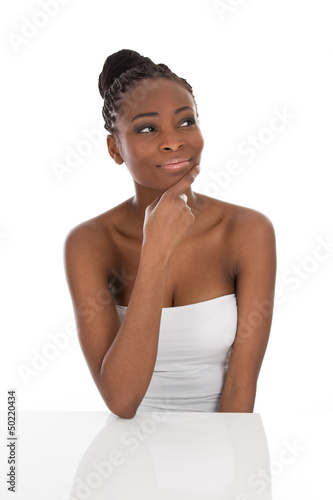 Photo: Afrikanische Schönheit isoliert in schwarz weiß Afrikanische Schönheit isoliert in schwarz weiß