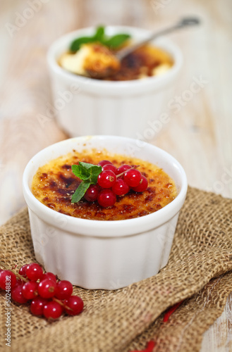 Photo: Creme brulee (cream brulee, burnt cream) Creme brulee (cream brulee, burnt cream)
