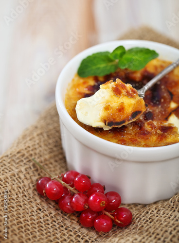 Photo: Creme brulee (cream brulee, burnt cream) Creme brulee (cream brulee, burnt cream)