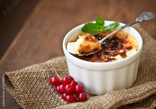 Photo: Creme brulee (cream brulee, burnt cream) Creme brulee (cream brulee, burnt cream)