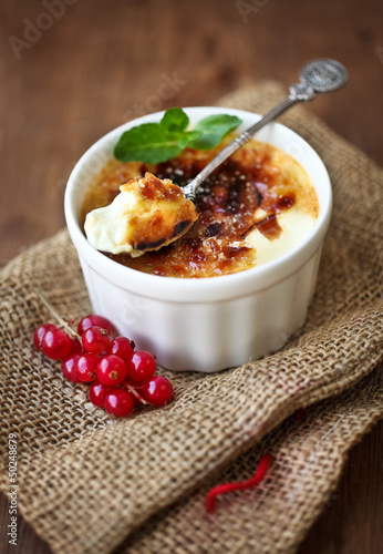 Photo: Creme brulee (cream brulee, burnt cream) Creme brulee (cream brulee, burnt cream)