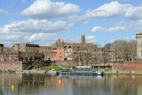 Photo: Promenade quais de la Garonne à Toulouse Promenade quais de la Garonne à Toulouse