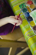 Pinsel in Kinderhand