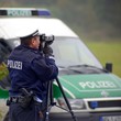 Foto: Polizei bei Geschwindigkeitskontrolle Polizei bei Geschwindigkeitskontrolle