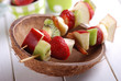 spiedini di frutta assortita