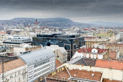 Photo: La ville de Budapest depuis la Basilique Saint-Etienne La ville de Budapest depuis la Basilique Saint-Etienne