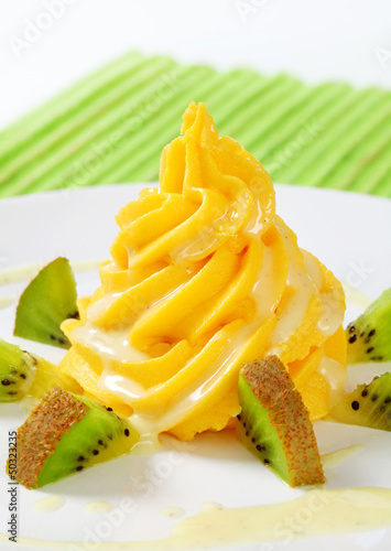 Photo: Fruit curd with kiwi Fruit curd with kiwi