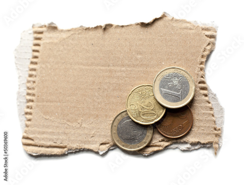 Photo: carton et monnaies sans abris carton et monnaies sans abris