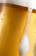 Überlaufendes Bierglas