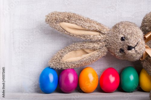 Photo: bunte eier und osterhase bunte eier und osterhase