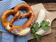 Weißwürste mit Brezel und süßem Senf