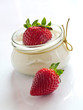 Frische Erdbeeren mit Vanillequark